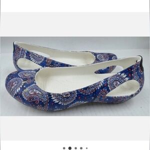 Crocs X Vera Bradley Kadee Paisley Slip On Coastal Marine Blue Ballet Flats 10